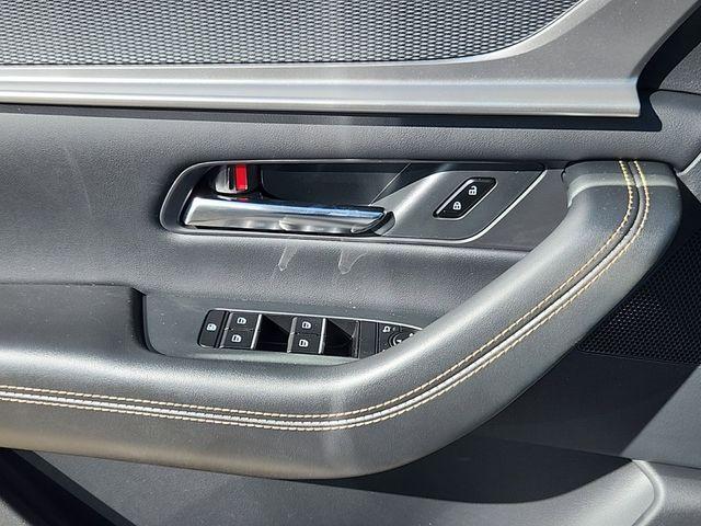 Photo of 2025 Rhodium Mazda CX-70