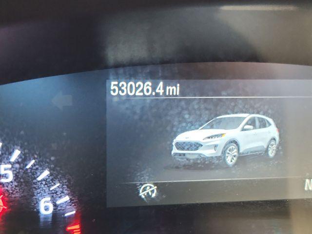 Photo of 2021 Gray Ford Escape