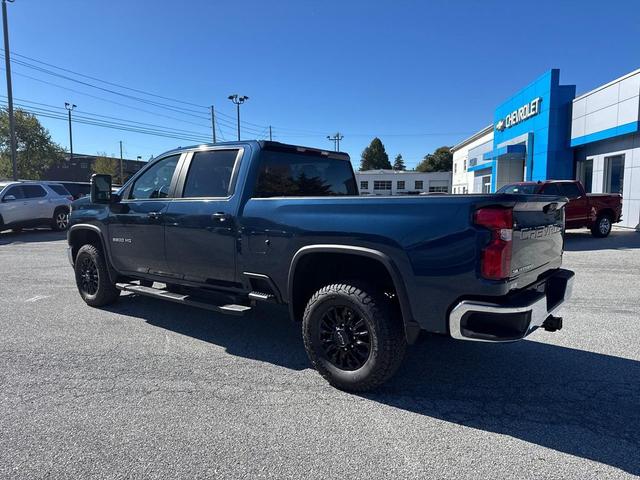 Photo of 2022 Northsky Blue Metallic Chevrolet Silverado 2500