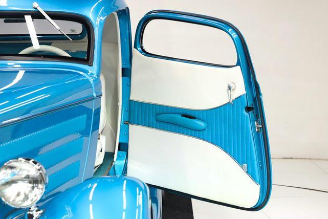 Photo of 1934 Bimini Blue Ford Custom