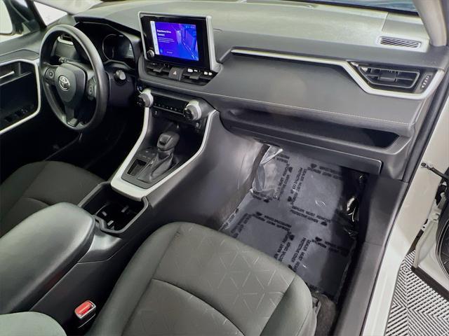 Photo of 2024 White Toyota RAV4