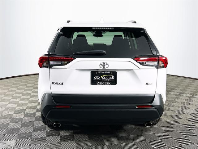 Photo of 2024 White Toyota RAV4