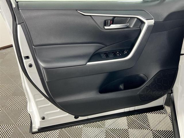 Photo of 2024 White Toyota RAV4