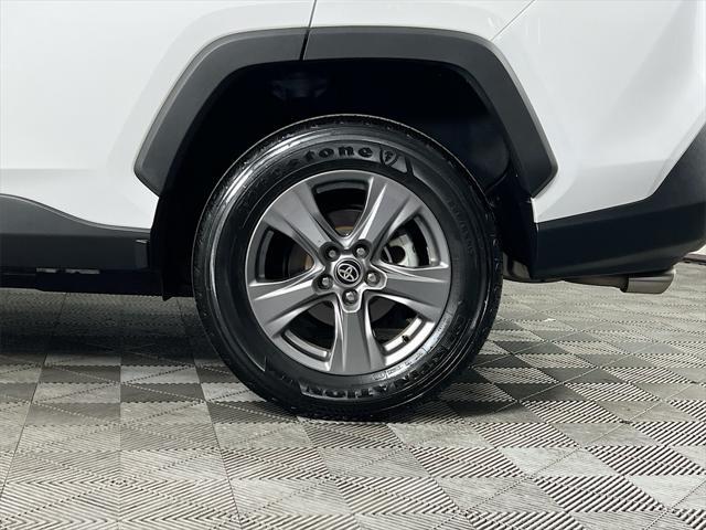 Photo of 2024 White Toyota RAV4