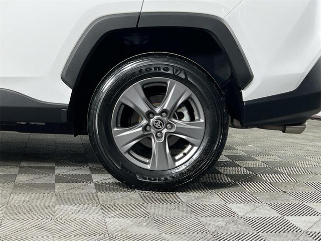 Photo of 2024 White Toyota RAV4