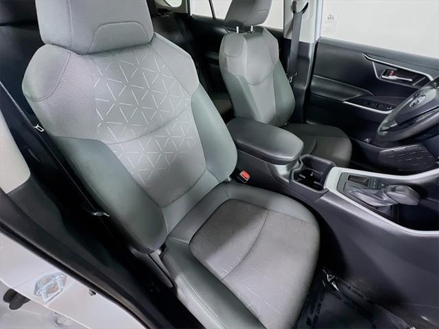 Photo of 2024 White Toyota RAV4