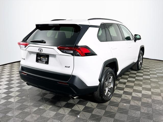 Photo of 2024 White Toyota RAV4