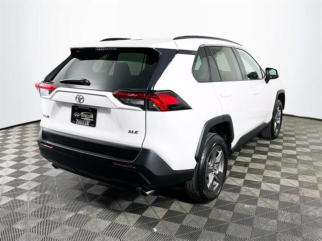 Photo of 2024 White Toyota RAV4