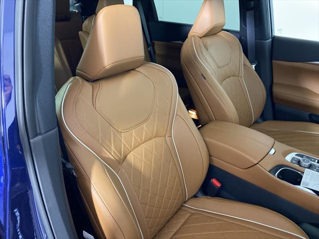 Photo of 2025 Grand Blue/Black Obsidian INFINITI QX60