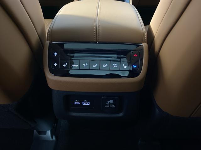 Photo of 2025 Grand Blue/Black Obsidian INFINITI QX60