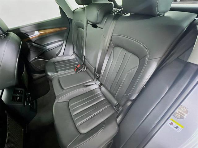 Photo of 2023 Gray Audi Q5