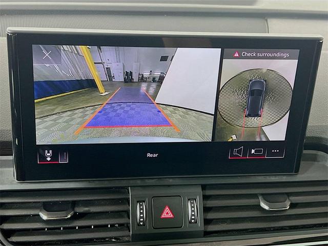 Photo of 2023 Gray Audi Q5