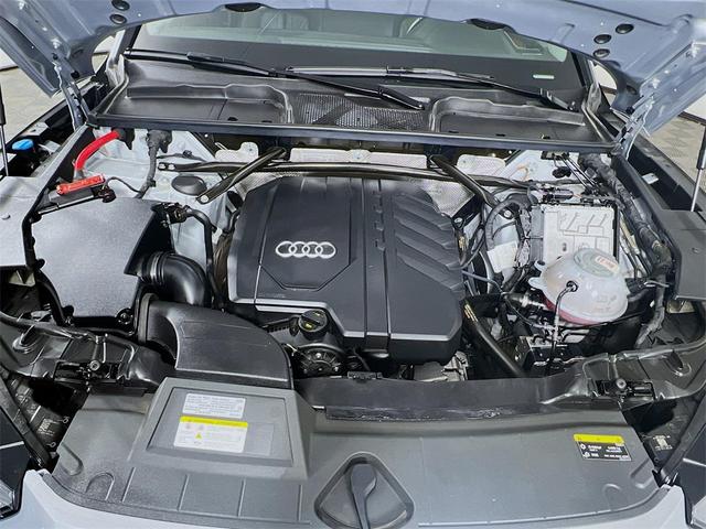 Photo of 2023 Gray Audi Q5