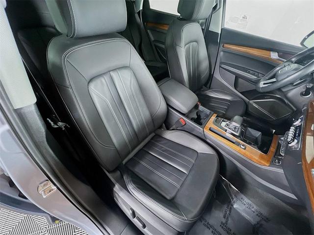 Photo of 2023 Gray Audi Q5