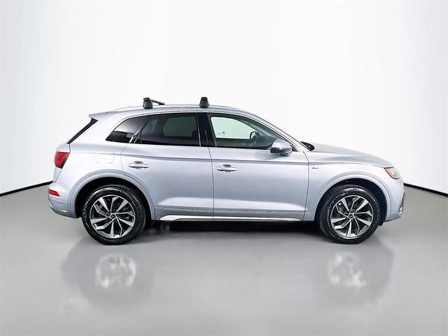 Photo of 2023 Gray Audi Q5