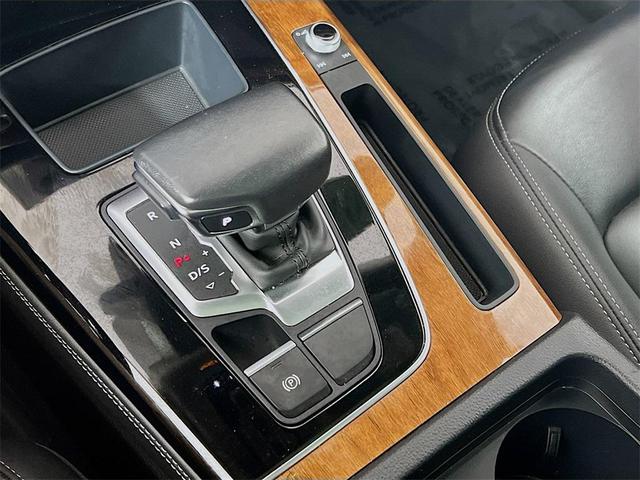 Photo of 2023 Gray Audi Q5