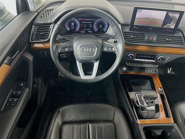 Photo of 2023 Gray Audi Q5