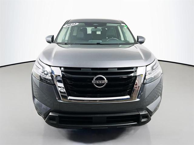 Photo of 2022 Gun Metallic Nissan Pathfinder