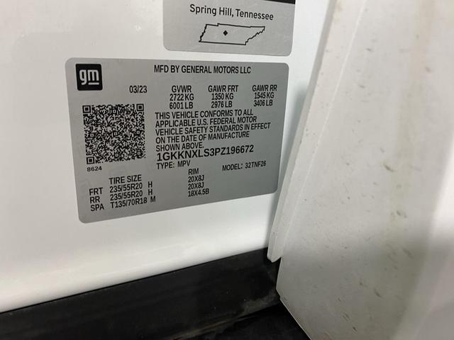 Photo of 2023 Summit White GMC Acadia