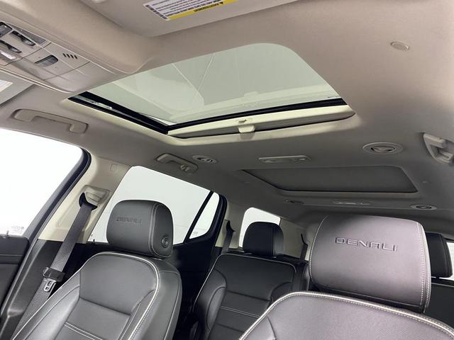 Photo of 2023 Summit White GMC Acadia