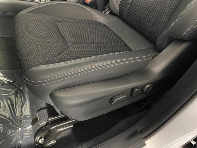 Photo of 2022 Ice Silver Metallic Subaru Forester