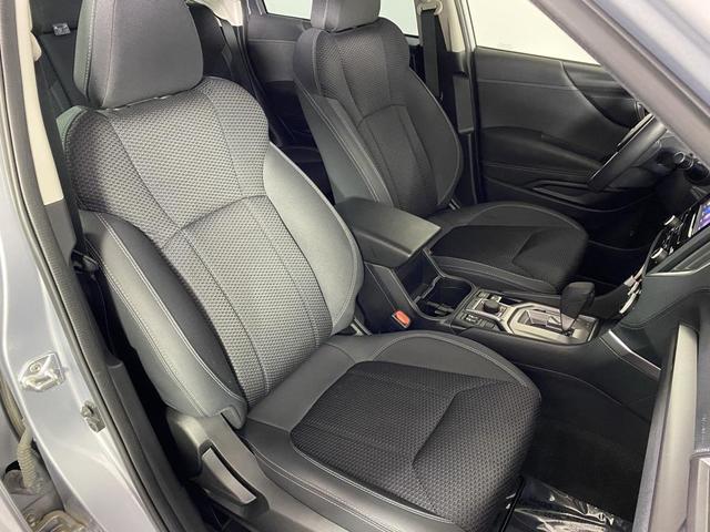 Photo of 2022 Ice Silver Metallic Subaru Forester