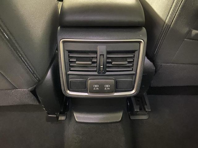 Photo of 2022 Ice Silver Metallic Subaru Forester
