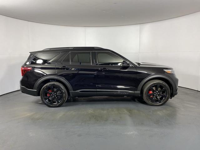 Photo of 2023 Black Metallic Ford Explorer
