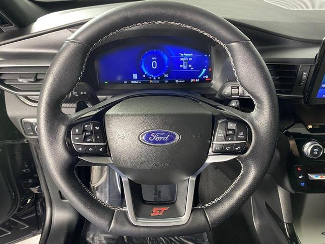 Photo of 2023 Black Metallic Ford Explorer