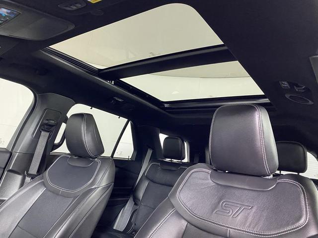 Photo of 2023 Black Metallic Ford Explorer