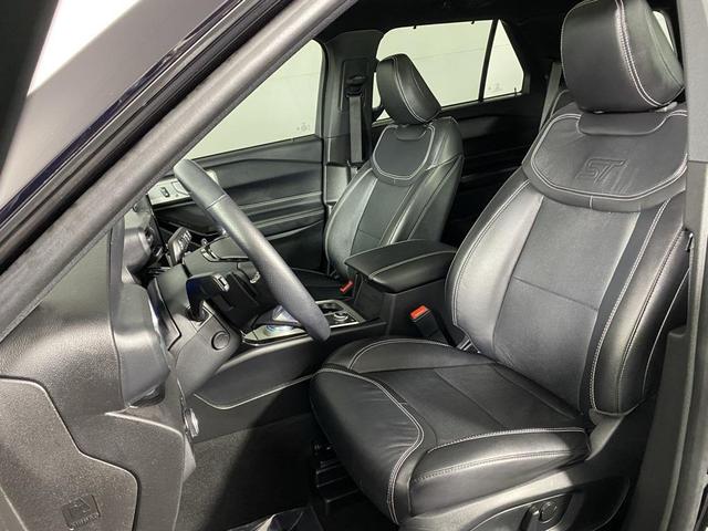 Photo of 2023 Black Metallic Ford Explorer