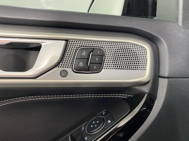 Photo of 2023 Black Metallic Ford Explorer