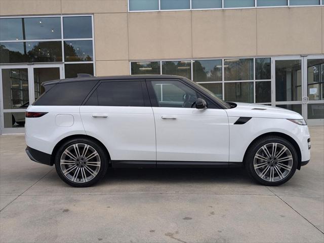 Photo of 2025 Fuji White Land Rover Range Rover Sport