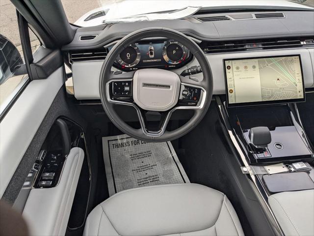 Photo of 2025 Fuji White Land Rover Range Rover Sport