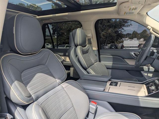 Photo of 2020 Chroma Crystal Blue Lincoln Navigator