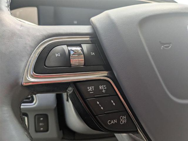 Photo of 2020 Chroma Crystal Blue Lincoln Navigator