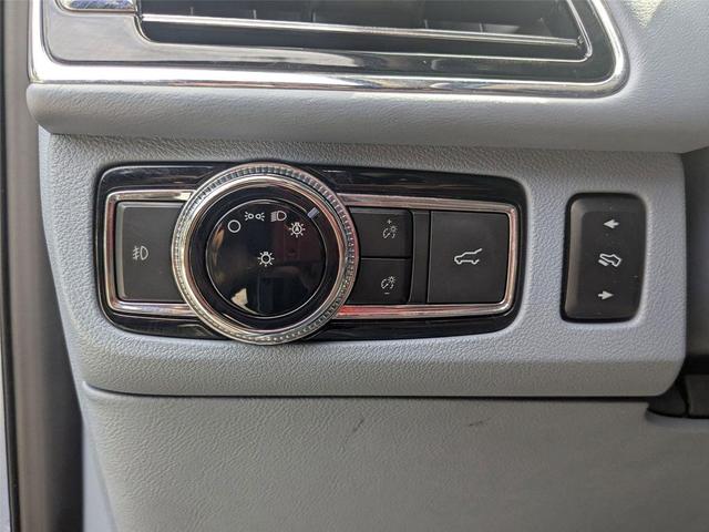 Photo of 2020 Chroma Crystal Blue Lincoln Navigator