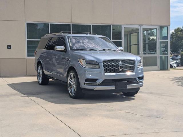Photo of 2020 Chroma Crystal Blue Lincoln Navigator