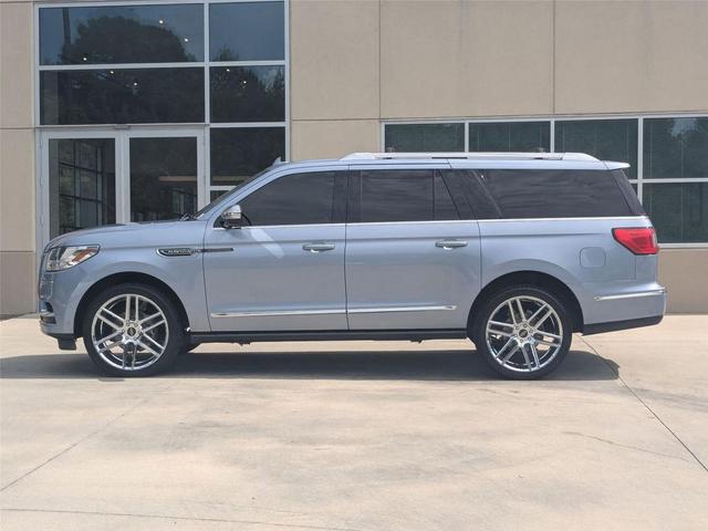Photo of 2020 Chroma Crystal Blue Lincoln Navigator