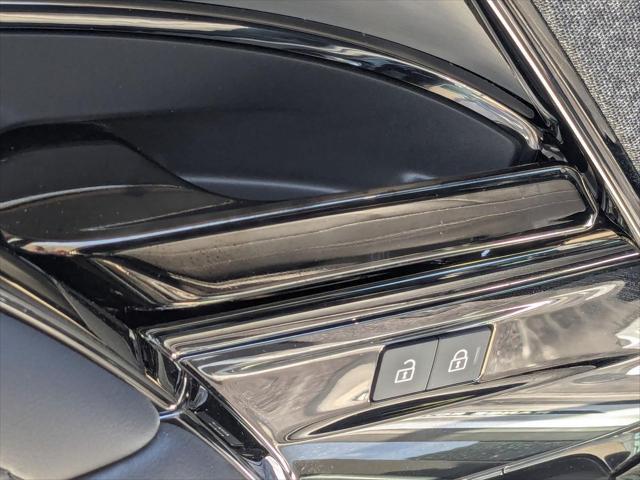 Photo of 2025 Santorini Black Metallic Land Rover Range Rover Sport