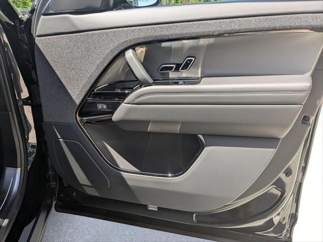 Photo of 2025 Santorini Black Metallic Land Rover Range Rover Sport