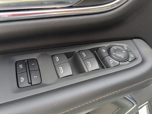 Photo of 2023 Summit White GMC Yukon