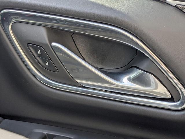 Photo of 2023 Summit White GMC Yukon