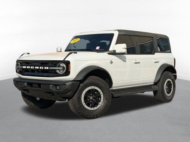 Photo of 2025 OXFORD WHITE Ford Bronco