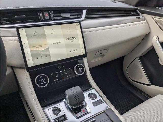 Photo of 2024 Fuji White Jaguar F-PACE