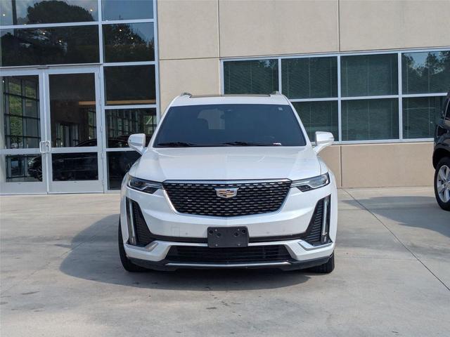 Photo of 2020 Crystal White Tricoat Cadillac XT6