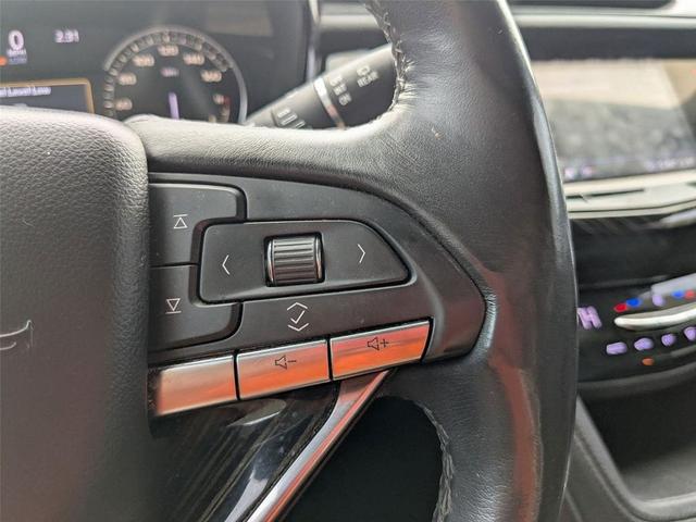 Photo of 2020 Crystal White Tricoat Cadillac XT6