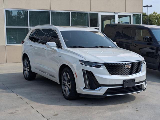 Photo of 2020 Crystal White Tricoat Cadillac XT6