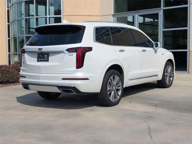 Photo of 2020 Crystal White Tricoat Cadillac XT6