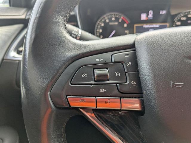 Photo of 2020 Crystal White Tricoat Cadillac XT6